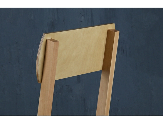Drewniane krzesło kuchenne 